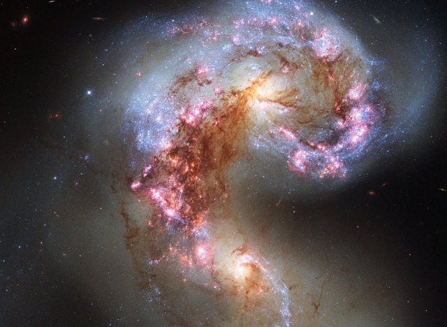 Hubble fotografiert Antennen-Galaxien